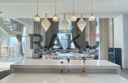 Duplex - 4 Bedrooms - 5 Bathrooms for rent in Boulevard Crescent Tower 1 - BLVD Crescent - Downtown Dubai - Dubai
