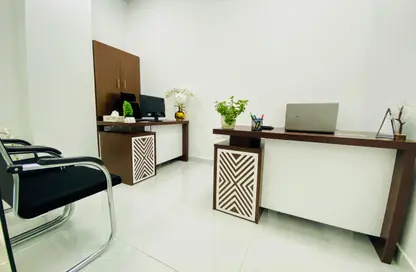 Office Space - Studio - 1 Bathroom for rent in Red Avenue - Al Garhoud - Dubai