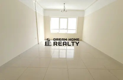 Apartment - 3 Bedrooms - 3 Bathrooms for rent in Sharjah 555 Tower - Al Khan Corniche - Al Khan - Sharjah