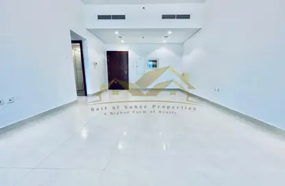 Apartment - 1 Bedroom - 2 Bathrooms for rent in Jumeirah Garden City - Al Satwa - Dubai