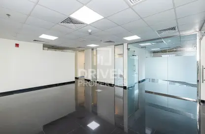 Spacious and Bright Office | DED License
