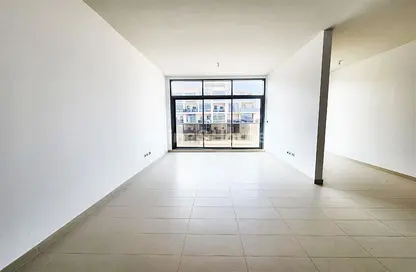 Apartment - 2 Bedrooms - 3 Bathrooms for sale in Oia Residence - Motor City - Dubai