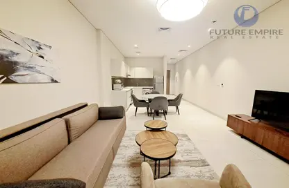 Living / Dining Room image for: Apartment - 1 Bedroom - 1 Bathroom for rent in SOL Avenue - Business Bay - Dubai, Image 1