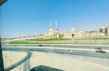 شقة - 2 غرف نوم - 3 حمامات للايجار في الثاني مويلح - تجارية مويلح - الشارقة