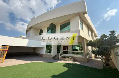 Villa - 5 Bedrooms - 6 Bathrooms for rent in Umm Suqeim 2 - Umm Suqeim - Dubai