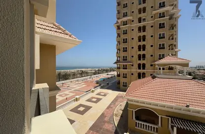شقة - 2 غرف نوم - 3 حمامات للبيع في رويال بريز 3 - رويال بريز - قرية الحمرا - رأس الخيمة