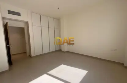 Apartment - 2 Bedrooms - 2 Bathrooms for rent in The Gardens Buildings - The Gardens - Dubai