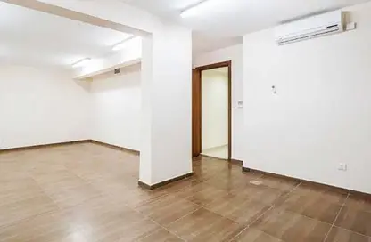 فيلا - 4 غرف نوم - 5 حمامات للايجار في قرية الفرسان - مدينة خليفة - أبوظبي