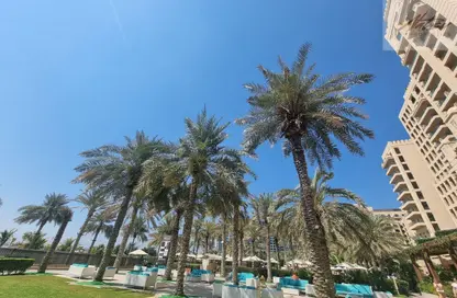 Retail - Studio - 1 Bathroom for rent in The Crescent - Palm Jumeirah - Dubai