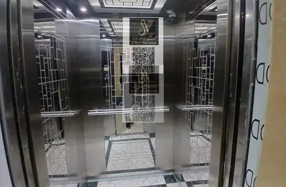 شقة - غرفة نوم - 1 حمام للايجار في طريق كورنيش عجمان - عجمان