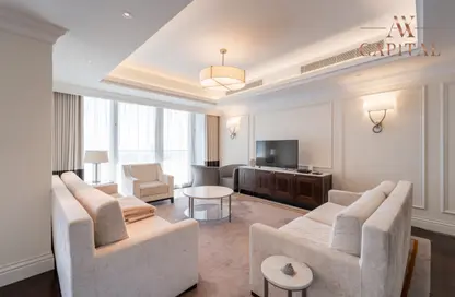 Living Room image for: Apartment - 4 Bedrooms - 6 Bathrooms for rent in Kempinski BLVD - Downtown Dubai - Dubai, Image 1