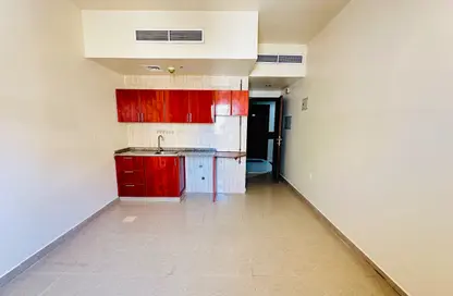 شقة - 1 حمام للايجار في طريق فاير ستاشن - مويلح - الشارقة