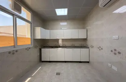 Apartment - 3 Bedrooms - 2 Bathrooms for rent in Madinat Al Riyad - Abu Dhabi