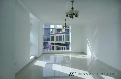Apartment - 1 Bedroom - 2 Bathrooms for rent in Majestic Tower - Al Abraj street - Business Bay - Dubai