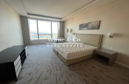 Apartment - Studio - 1 Bathroom for rent in The Palm Tower - Palm Jumeirah - Dubai
