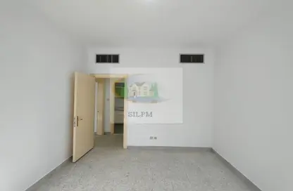 Empty Room image for: Apartment - 1 Bedroom - 1 Bathroom for rent in Khalifa Street - Abu Dhabi, Image 1