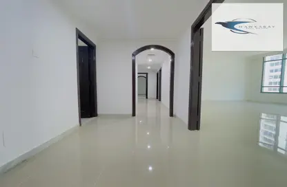 صورة لـ ردهة-ممر شقة - 2 غرف نوم - 3 حمامات للايجار في برج الكمال - الخالدية - أبوظبي ، صورة رقم 1