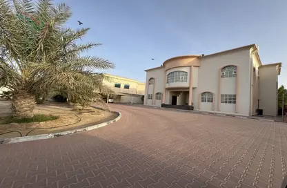 فيلا - 5 غرف نوم - 7 حمامات للايجار في البطين - العين