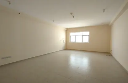 شقة - 3 غرف نوم - 4 حمامات للايجار في شبانة عشارج - اشارج - العين
