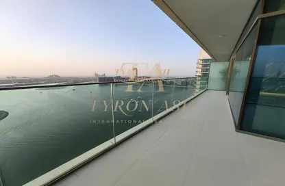 Apartment - 3 Bedrooms - 4 Bathrooms for sale in Beach Vista - EMAAR Beachfront - Dubai Harbour - Dubai