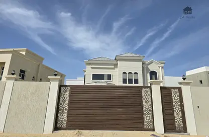 Villa - 5 Bedrooms - 7 Bathrooms for rent in Nad Al Sheba Villas - Nad Al Sheba 3 - Nad Al Sheba - Dubai