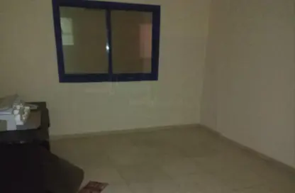 شقة - 3 غرف نوم - 2 حمامات للايجار في مساكن كورنيش عجمان - طريق كورنيش عجمان - عجمان