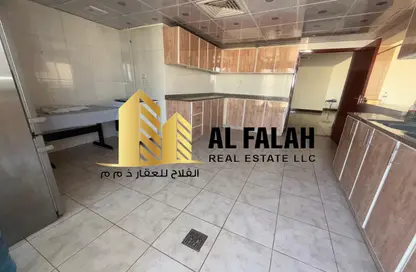 Duplex - 3 Bedrooms - 4 Bathrooms for rent in Al Marwa Tower 1 - Al Marwa Towers - Cornich Al Buhaira - Sharjah