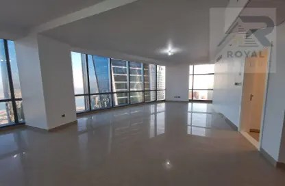 Empty Room image for: Apartment - 2 Bedrooms - 3 Bathrooms for rent in Etihad Towers - Corniche Road - Abu Dhabi, Image 1