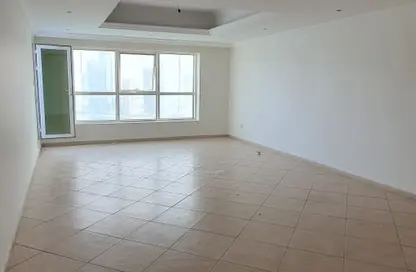 Apartment - 2 Bedrooms - 3 Bathrooms for sale in Al Khan - Sharjah