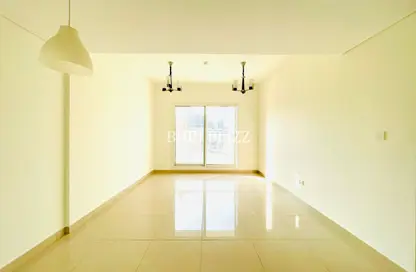 Apartment - 1 Bedroom - 2 Bathrooms for rent in Royal JVC Building - Jumeirah Village Circle - Dubai