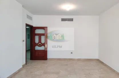 Empty Room image for: Apartment - 2 Bedrooms - 2 Bathrooms for rent in Hamdan Street - Abu Dhabi, Image 1