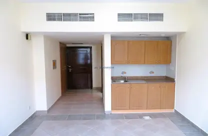 Apartment - 1 Bathroom for rent in Al Sabkha - Deira - Dubai