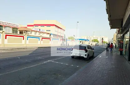 متجر - استوديو - 1 حمام للايجار في مجمع الكرامة للتسوق - الكرامة - دبي