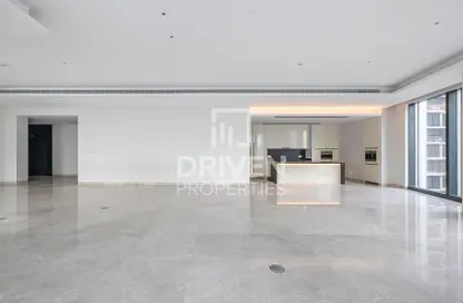 Apartment - 4 Bedrooms - 5 Bathrooms for rent in IL Primo - Opera District - Downtown Dubai - Dubai