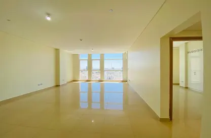 Apartment - 3 Bedrooms - 5 Bathrooms for rent in United Square - Al Khalidiya - Abu Dhabi