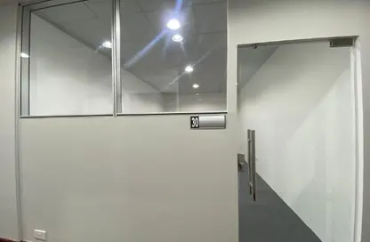 مكتب - استوديو - 5 حمامات للايجار في الحصن - الخالدية - أبوظبي