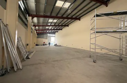 Warehouse - Studio - 2 Bathrooms for rent in Al Sajaa Industrial - Al Sajaa - Sharjah