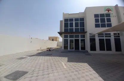 Outdoor Building image for: Villa - 5 Bedrooms - 7 Bathrooms for rent in Al Tai - Sharjah, Image 1