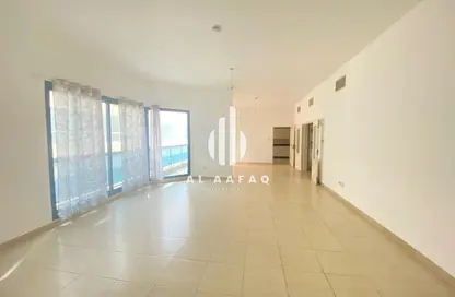 Apartment - 3 Bedrooms - 4 Bathrooms for rent in Al Majaz 2 - Al Majaz - Sharjah