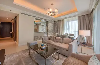 Living Room image for: Apartment - 3 Bedrooms - 3 Bathrooms for rent in Address Fountain Views Hotel - Downtown Dubai - Dubai, Image 1