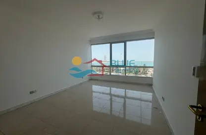 Apartment - 3 Bedrooms - 4 Bathrooms for rent in 3 Sails Tower - Corniche Road - Abu Dhabi