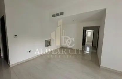 Apartment - 2 Bedrooms - 2 Bathrooms for rent in Al Rumailah building - Al Rumailah 2 - Al Rumaila - Ajman