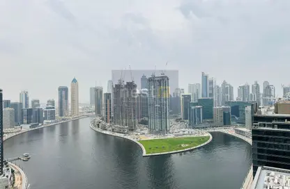 شقة - غرفة نوم - 2 حمامات للبيع في داماك مايسون برايف - الخليج التجاري - دبي