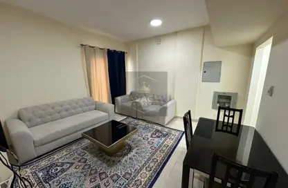 شقة - 2 غرف نوم - 2 حمامات للايجار في مساكن كورنيش عجمان - طريق كورنيش عجمان - عجمان