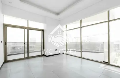 نصف طابق - 2 غرف نوم - 3 حمامات للبيع في كيرف باي سيترو - ارجان - دبي