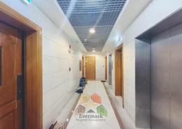 شقة - 2 غرف نوم - 2 حمامات للكراء في شارع المطار - أبوظبي