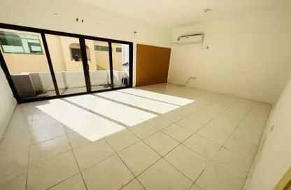 Empty Room image for: Villa - 1 Bathroom for rent in Al Rawda Arjaan By Rotana - Al Wahda - Abu Dhabi, Image 1