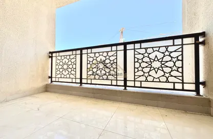 Apartment - 2 Bedrooms - 3 Bathrooms for rent in Dome Tower - Al Jaddaf - Dubai