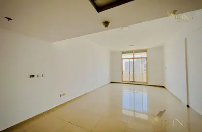 صورة لـ غرفة فارغة شقة - غرفة نوم - 2 حمامات للايجار في برج فرانكفورت - مدينة دبي الرياضية - دبي ، صورة رقم 1