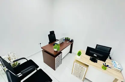 Office Space - Studio - 1 Bathroom for rent in Red Avenue - Al Garhoud - Dubai